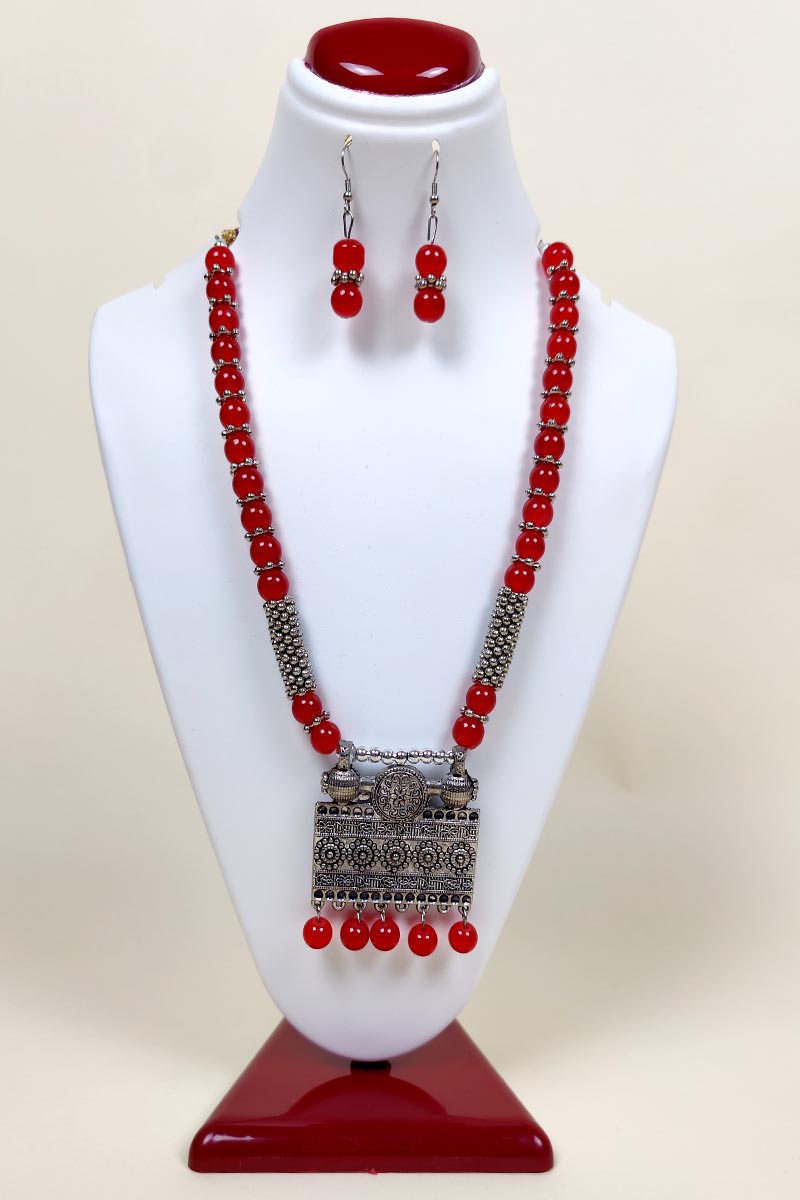 Red Color Neckpiece Oxidise Plated Pendant & Beaded Work Chains  With A Pair Of Dangle Earrings Mc252636