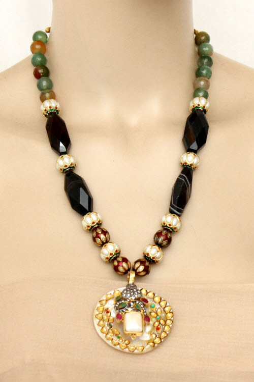 Gold on sale kantha necklace